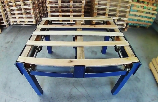 Αυτόματο μηχάνημα κοπής ξύλινων τάκων